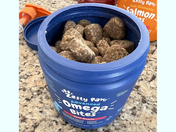 Zesty Paws Omega Bites photo 1